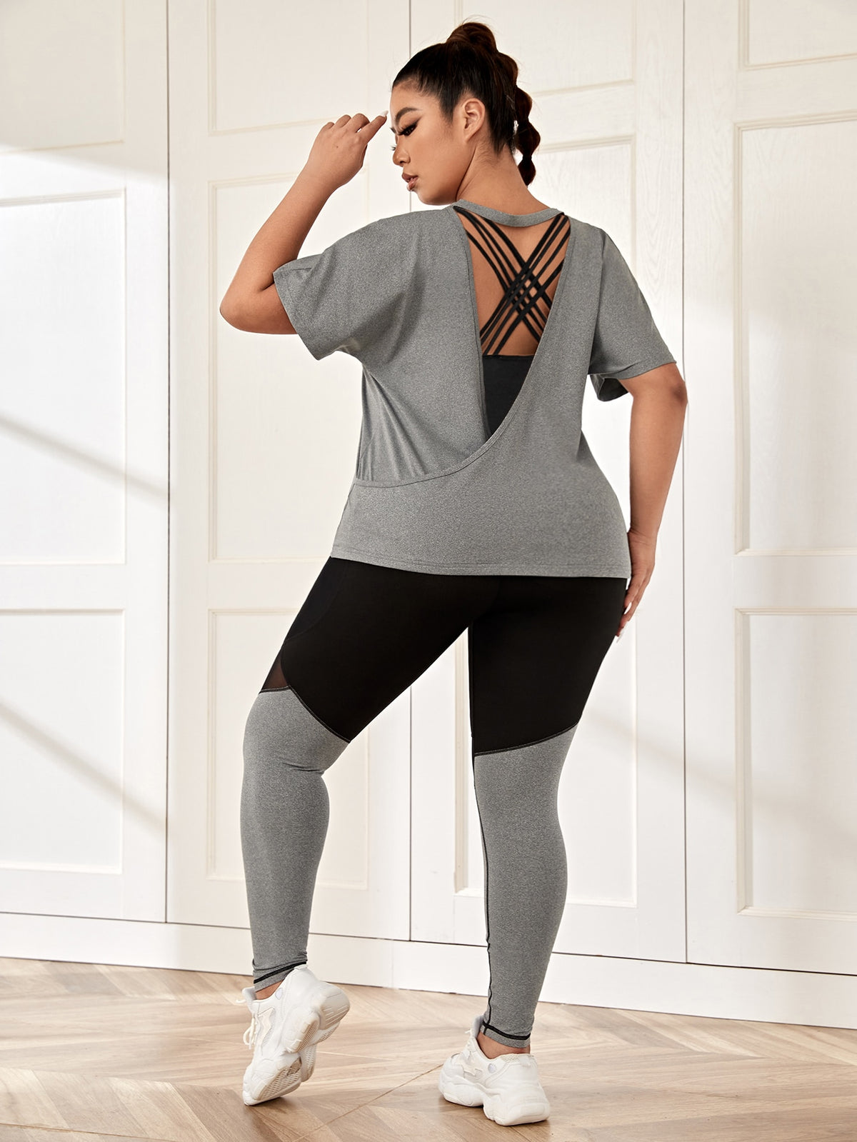 Conjunto Fitness Plus Size Camiseta e Calça Com Bolso Na Lateral